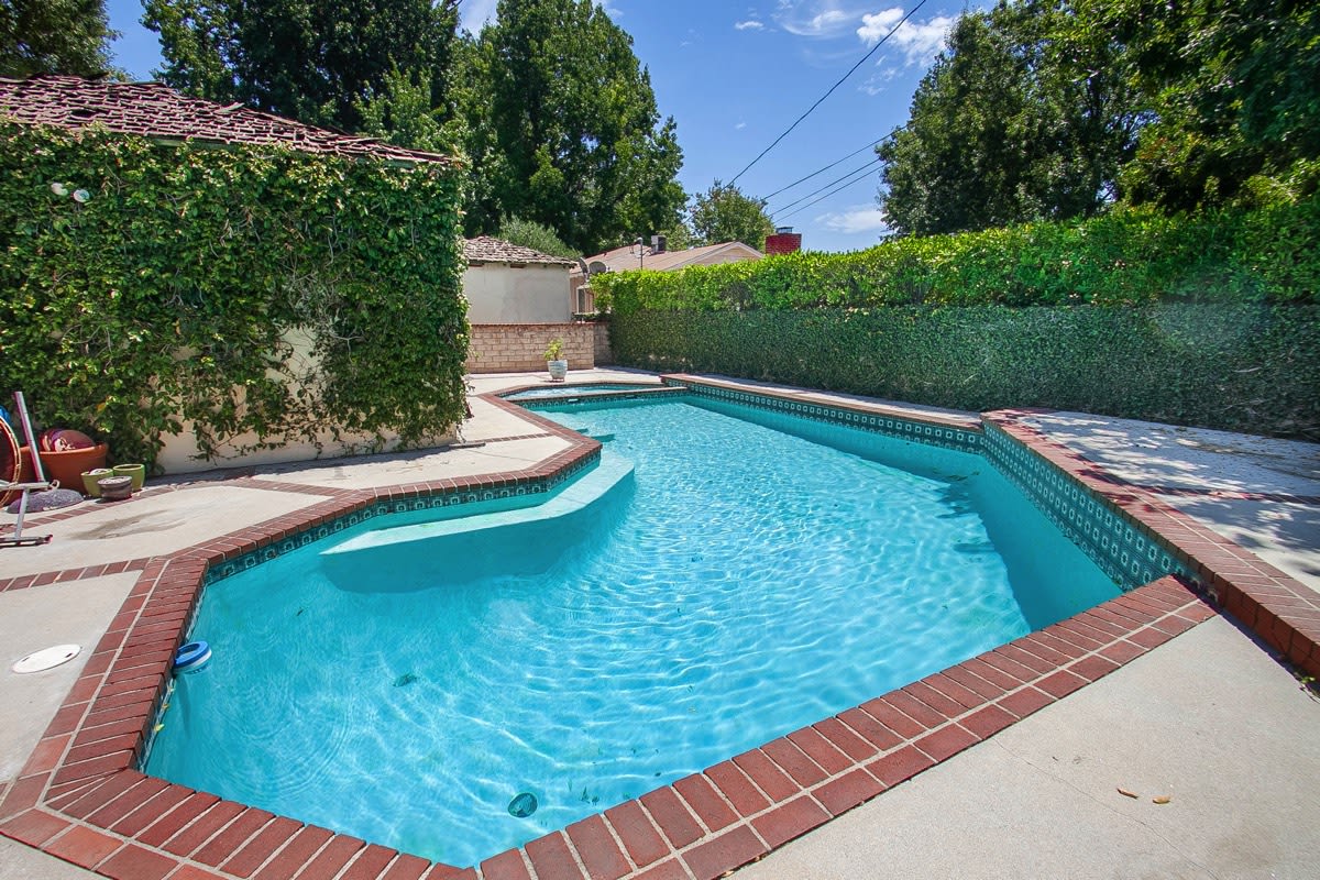 4559 Van Noord Ave Studio City, CA
