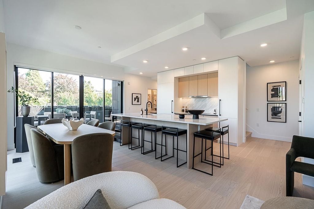 539 W 28th Avenue 202, Vancouver