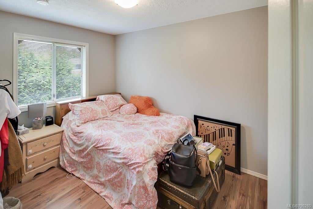 1366 Charles Pl