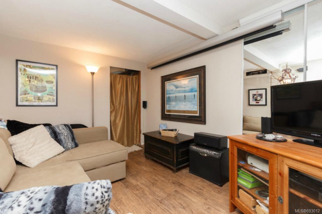 3925 Glanford Ave, Saanich