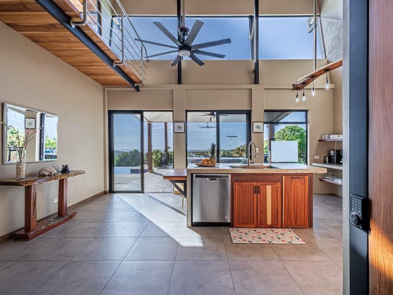 Casa M.K. 5 Bed, Ocean View Home