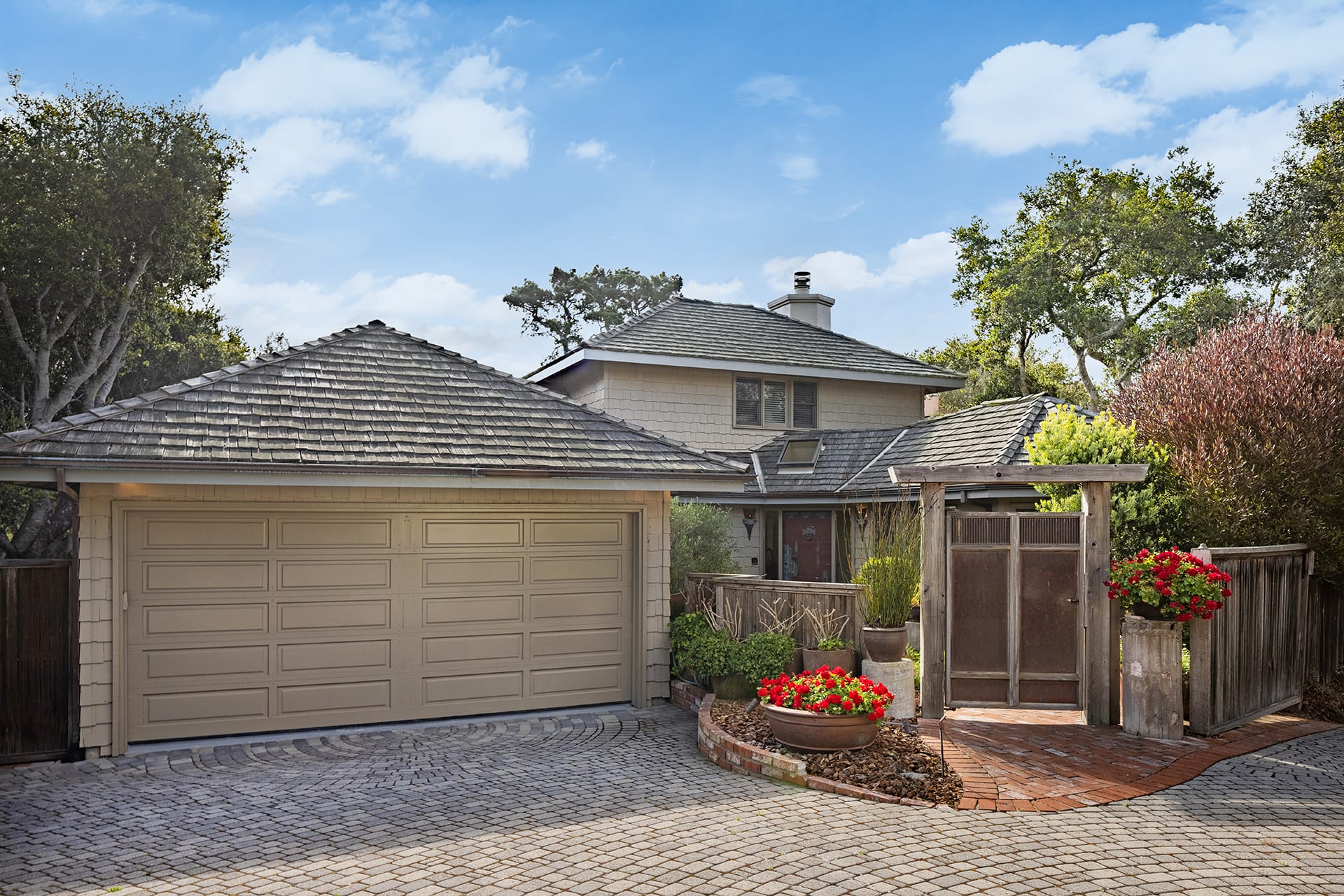 Carmel Jewel - 10th Ave 3 SE of San Carlos