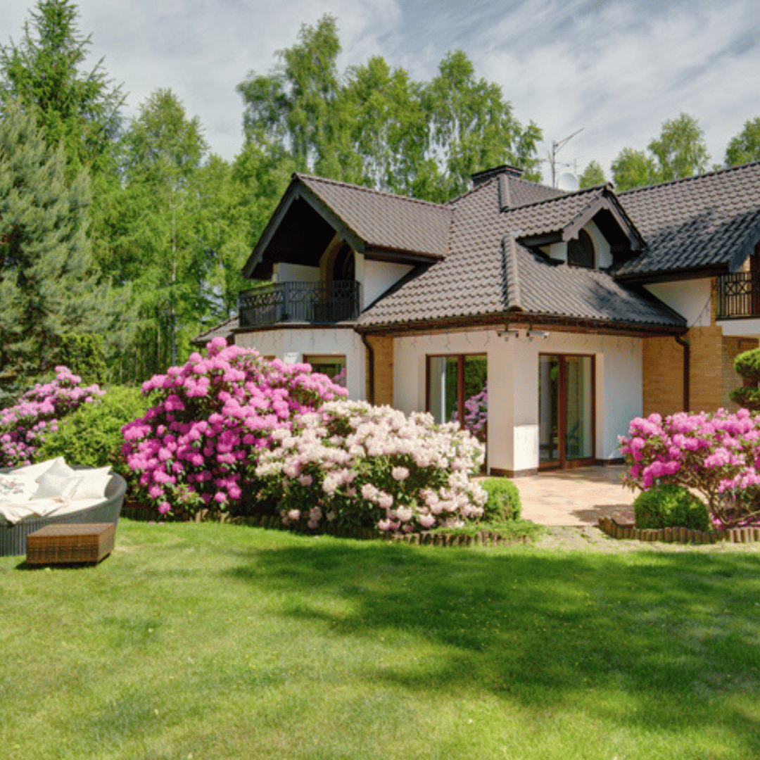  Curb Appeal in New England Spring: Seasonal Decor for a Charming Home