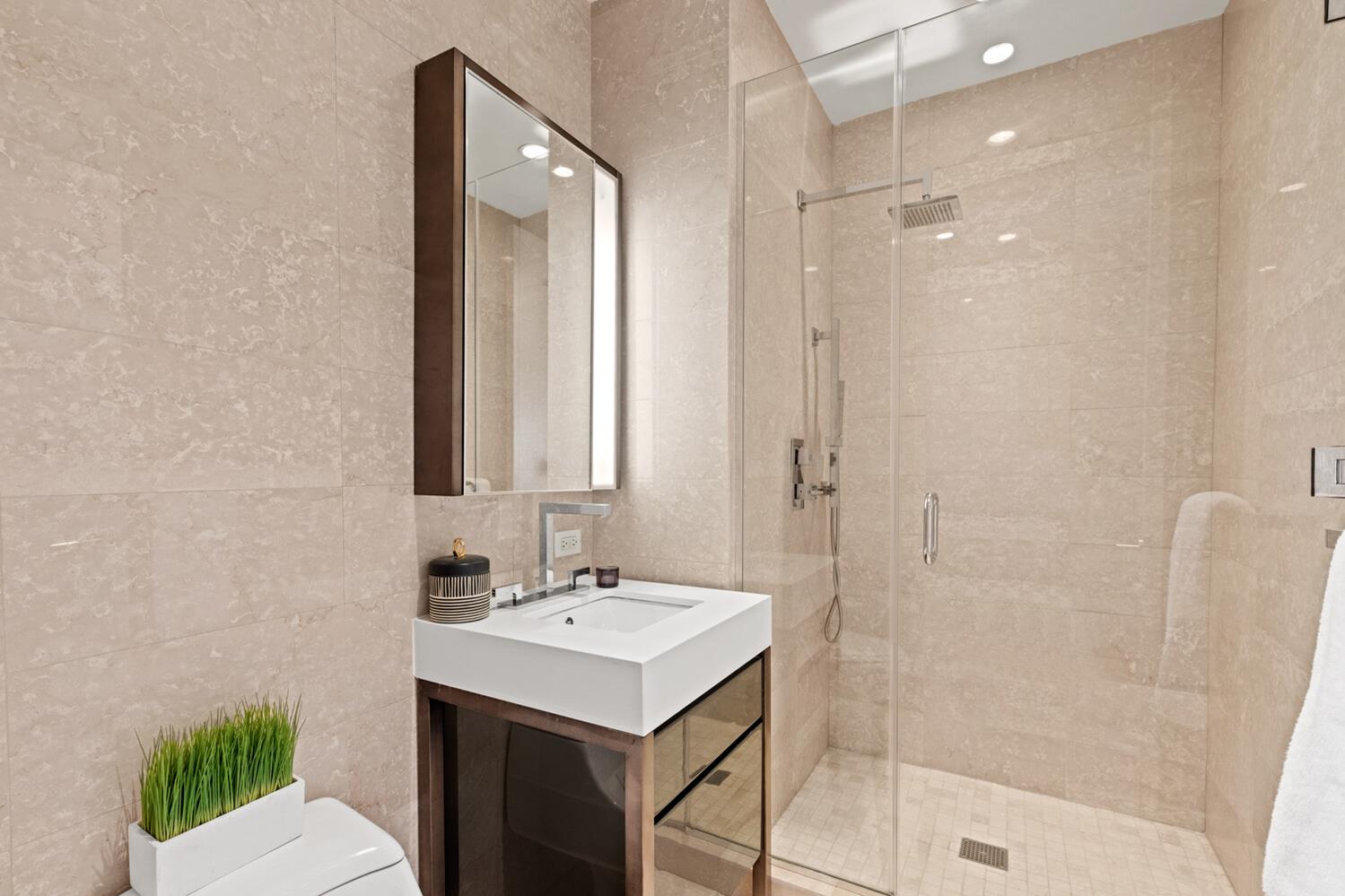 75 Wall Street, Apt 35-O