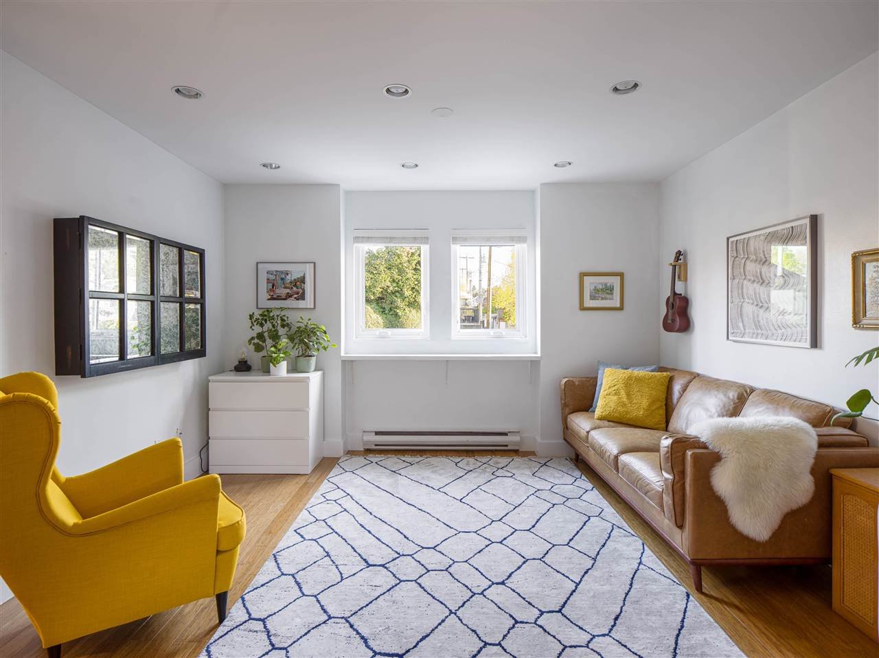 2015 Creelman Ave