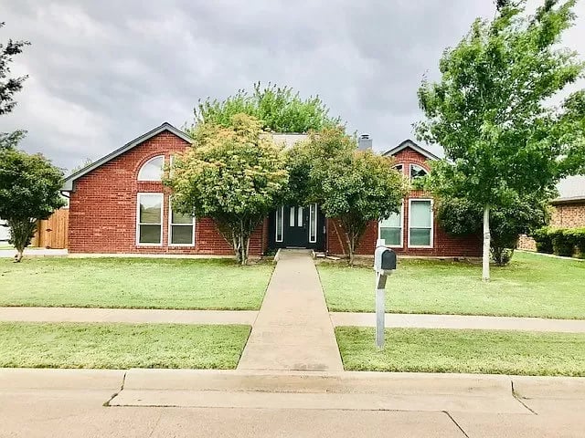 604 Parkwest Blvd