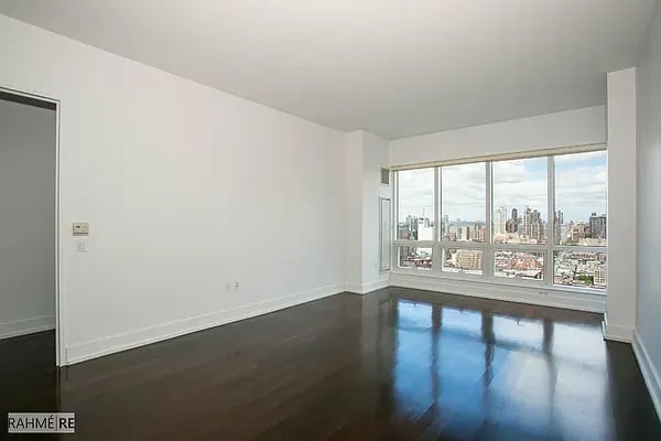 350 West 42nd Street Unit: 41C