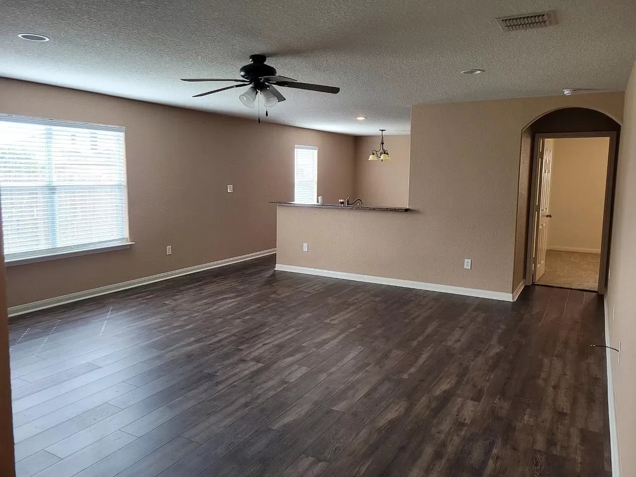 5715 Texas Cyn