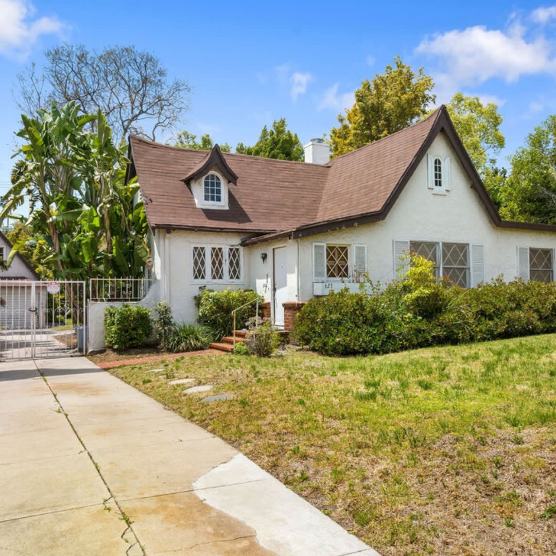 New Listing Home for Sale in Beverly Hills! 