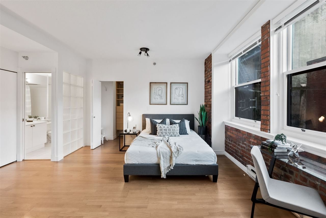 402-233 Abbott St