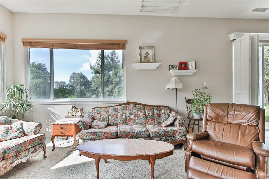 415 Peutz Valley Rd
