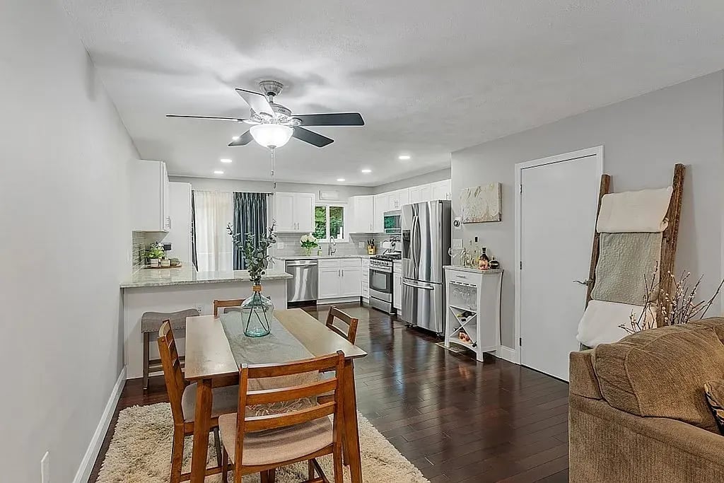 131 Farrwood Dr