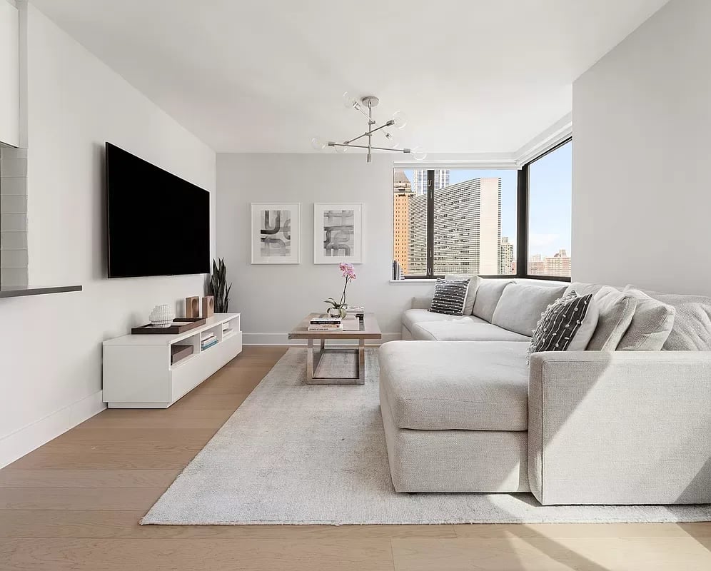 30 West 61st Street #18D