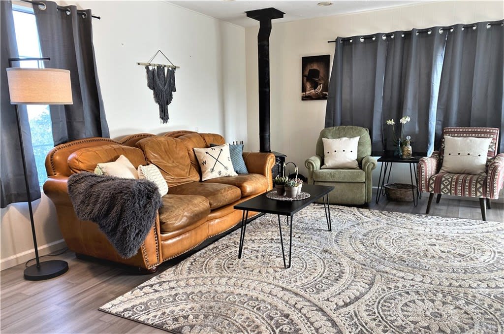 4591 San Anselmo Rd