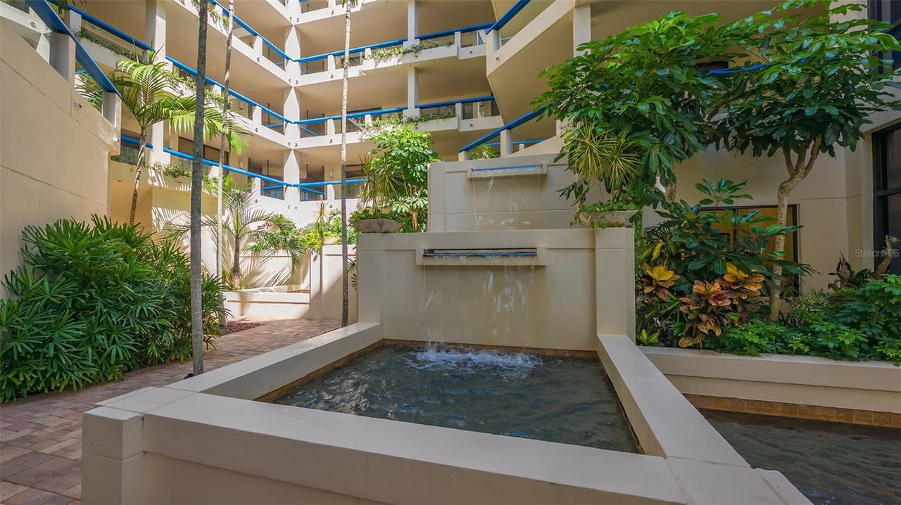 2120 Harbourside Dr, #657