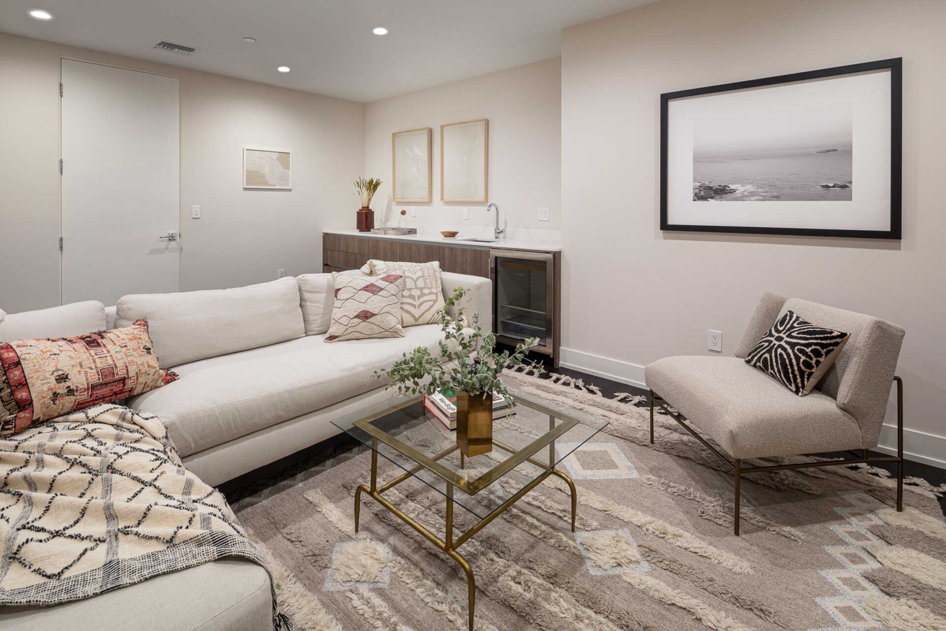 460 N Palm Dr. #405