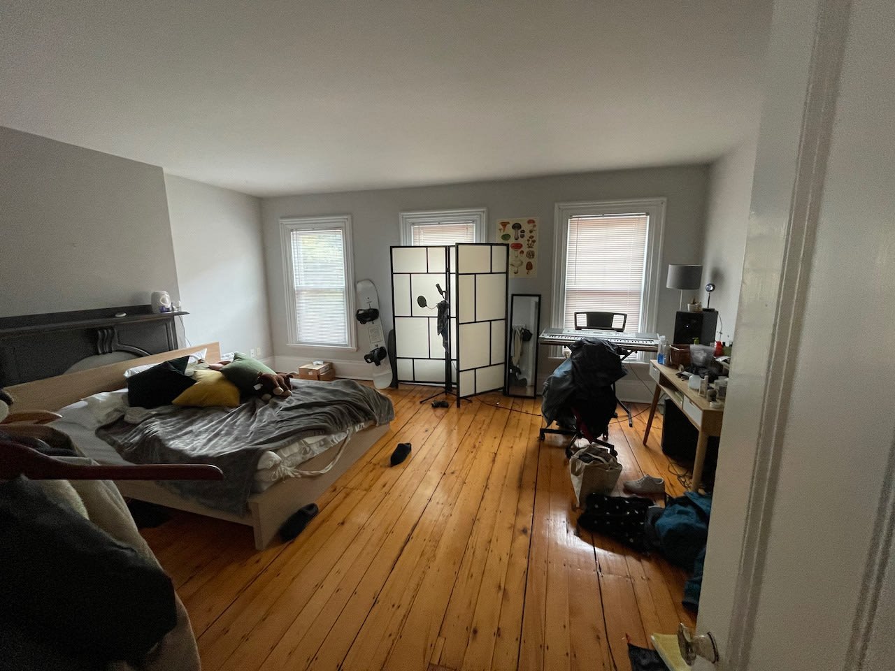 JUNE - Unique Duplex 2 Bedroom 2 Bathroom w/ Roof Access & Common Laundry! 