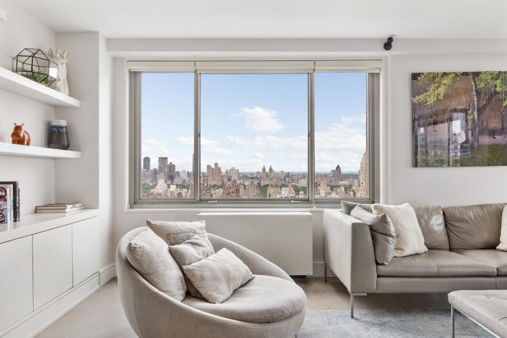 300 E 74th Street Unit: 35F