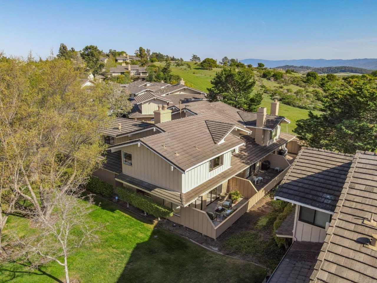 8 Calypso Ln