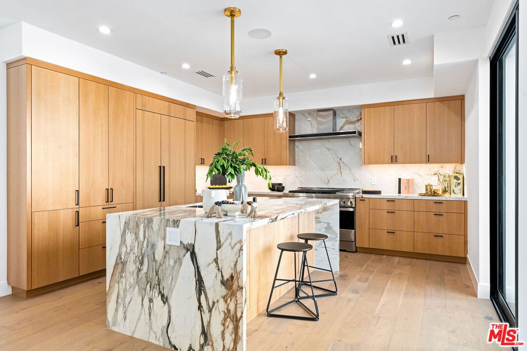 Why Fall Is a Good Time to Buy in Los Angeles