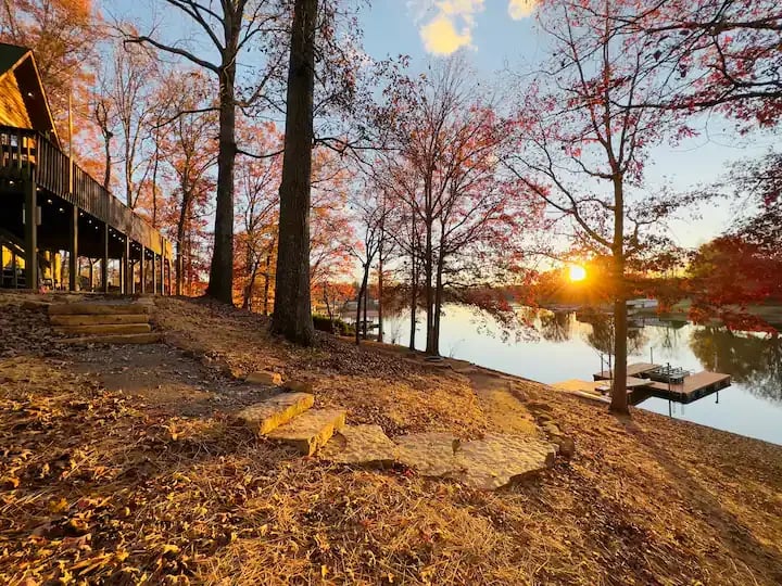 Lakefront Cabin - Lookout Lodge - on Lake Norman