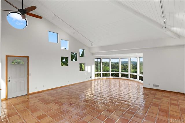 1050 Solana Dr