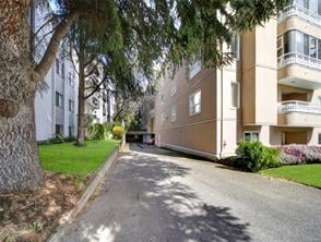 302-456 Linden Ave