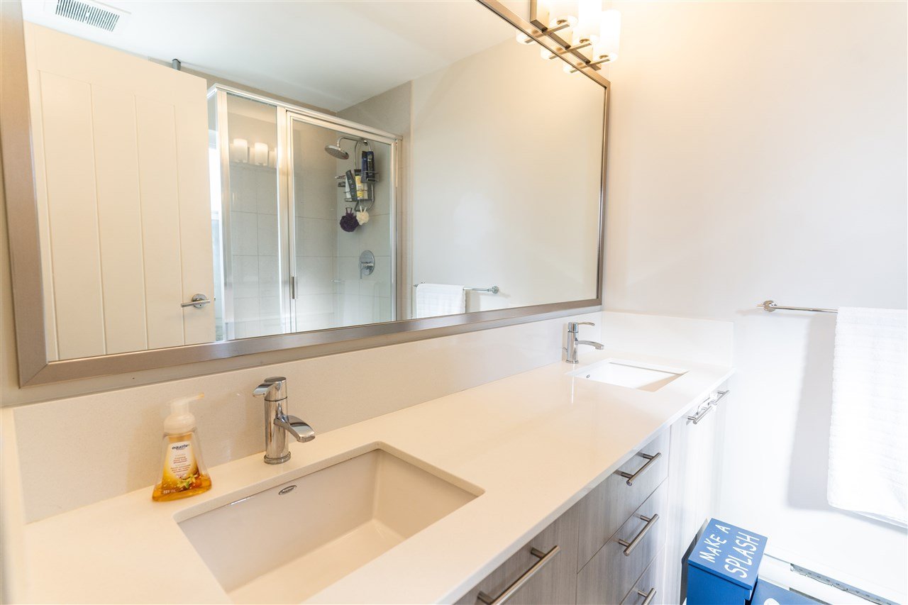 10-19433 68 Avenue, Surrey