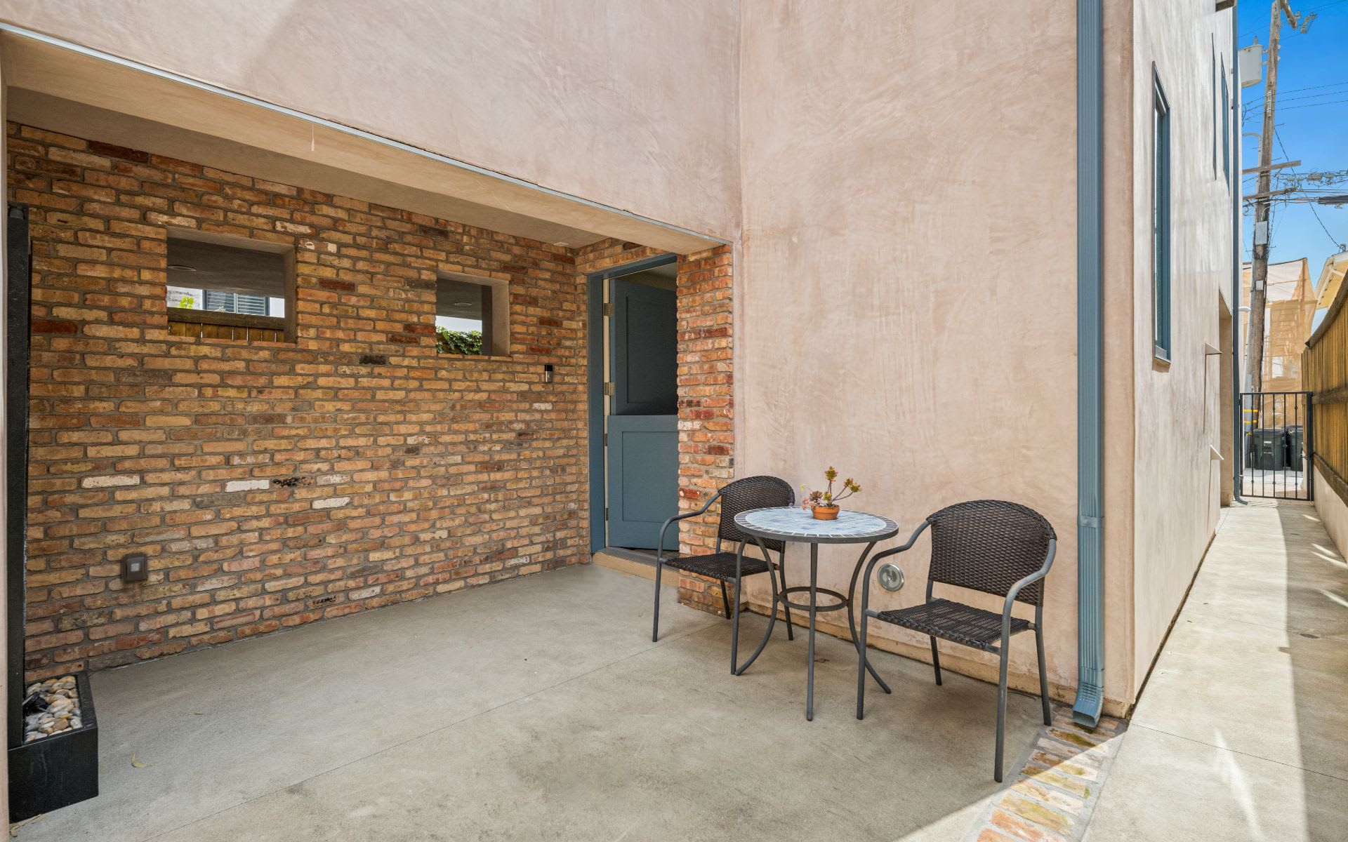 422 Heliotrope Avenue Unit: B