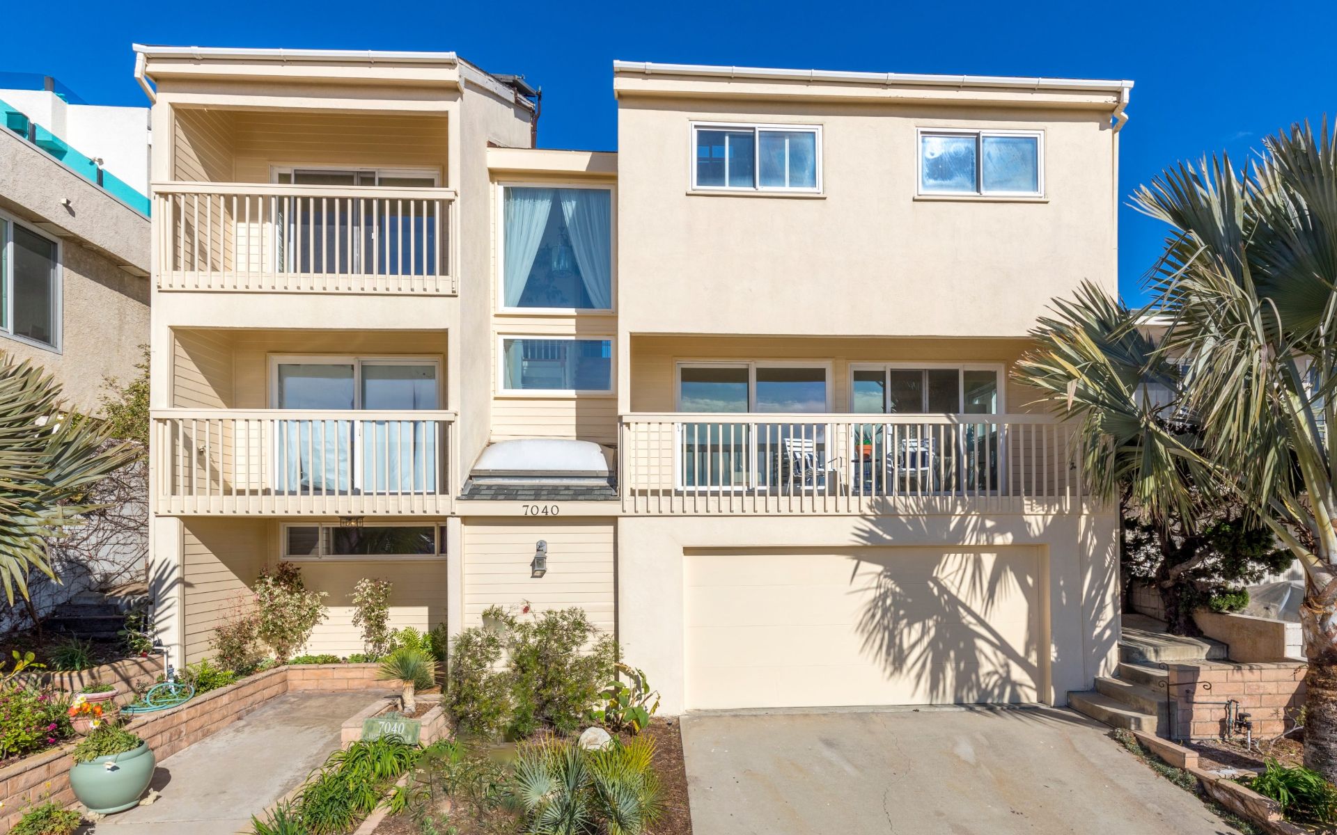 7040 Vista Del Mar Ln