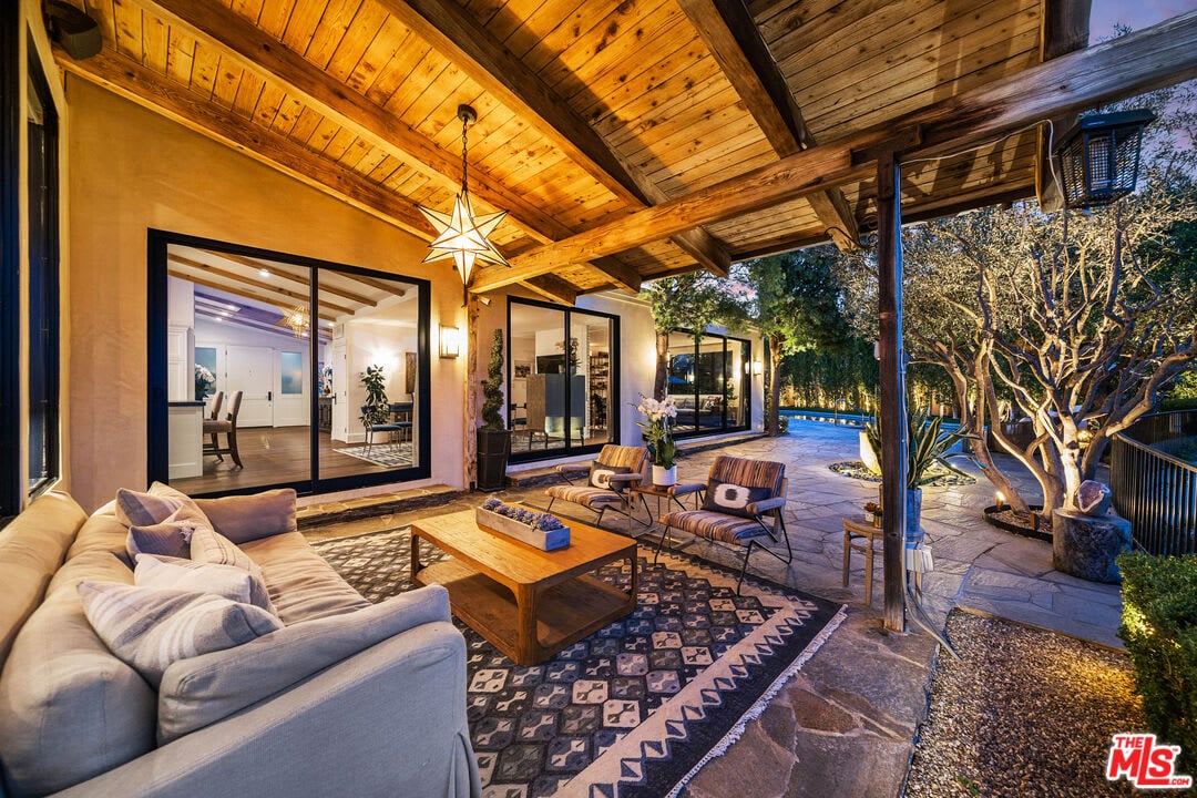 Lumina Villa
