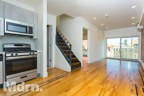 735 Greene Avenue Unit: 4R