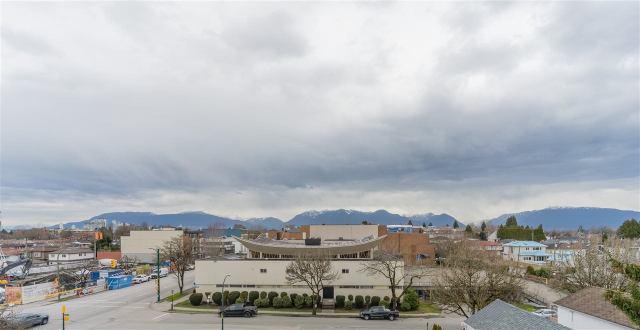 PH9-707 E 20th Ave