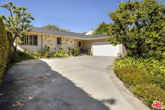 3115 Earlmar Dr
