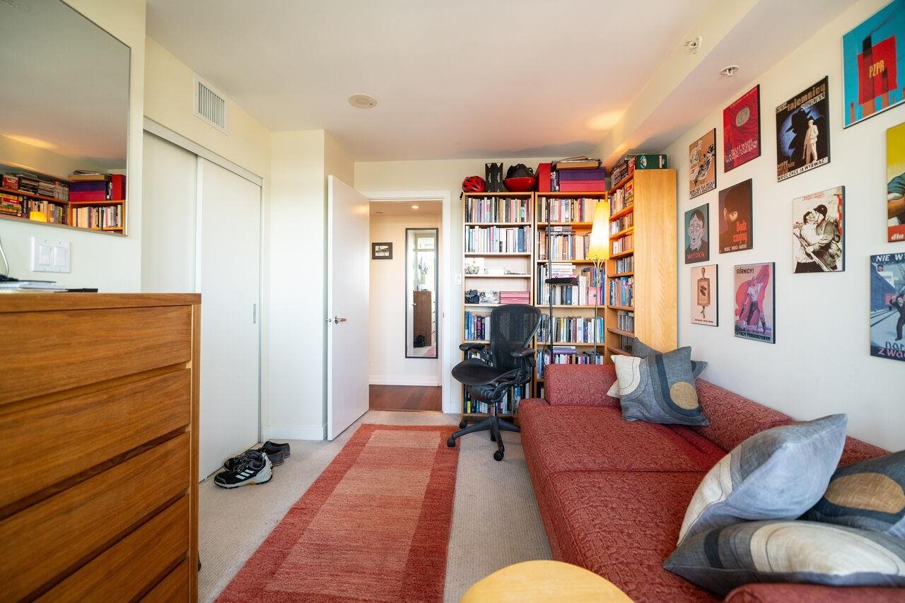 1102-1690 W 8th Ave