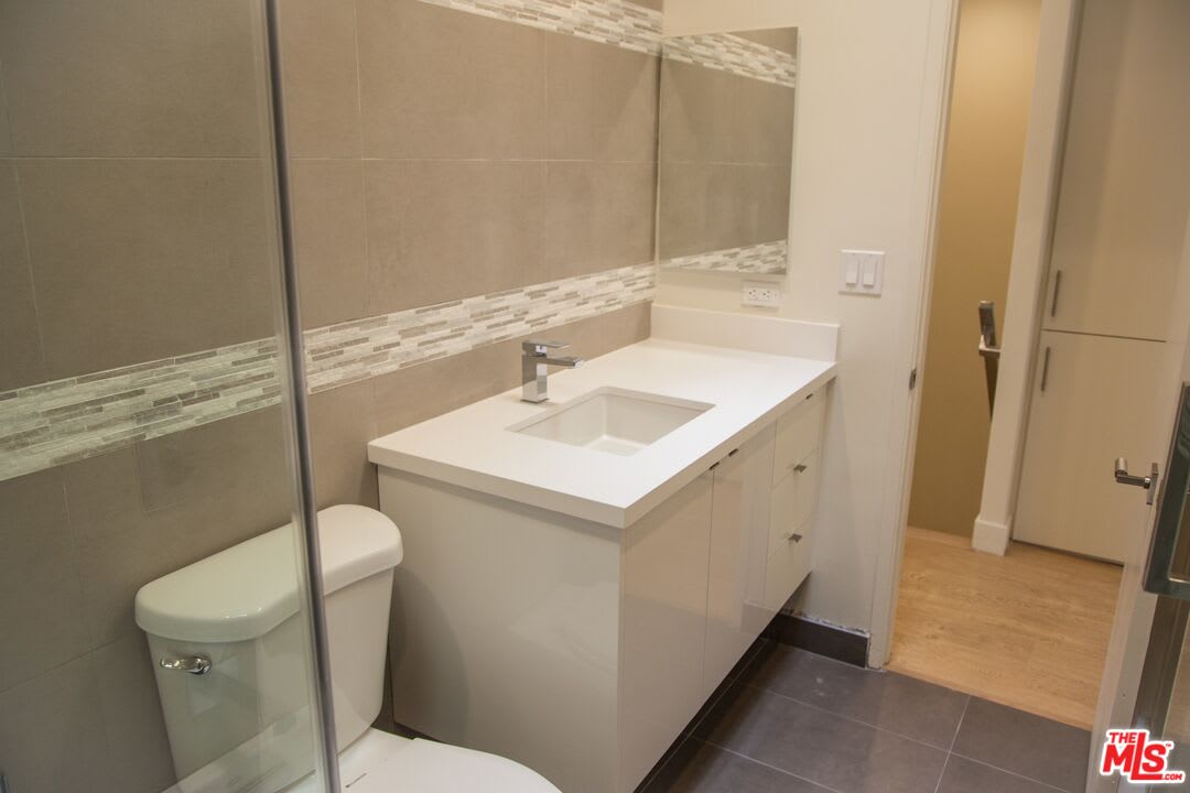 508 North Kings Road, Unit 3