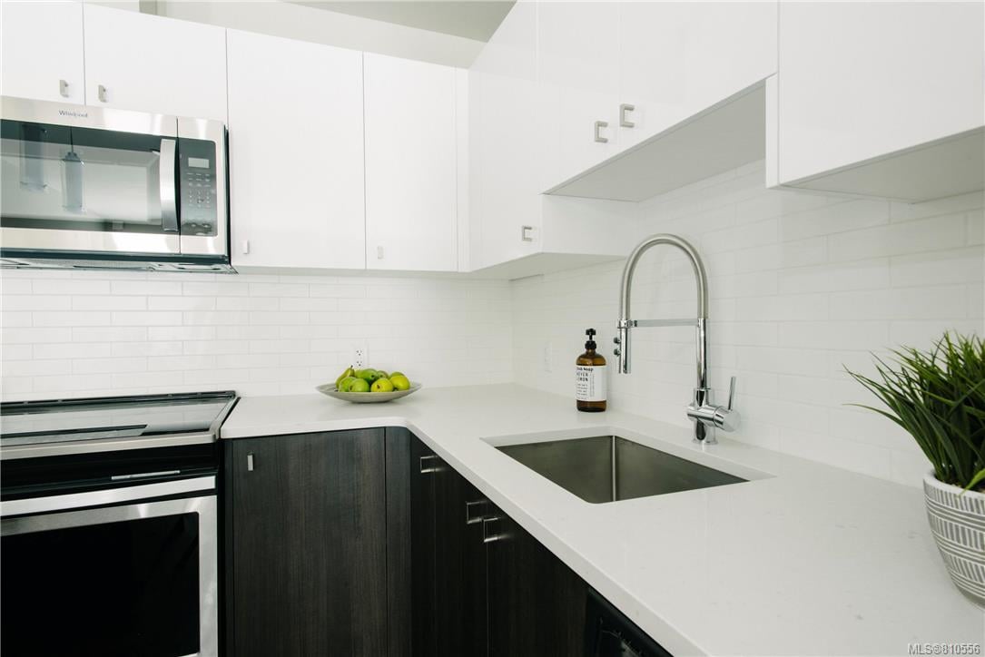 214-767 Tyee Rd