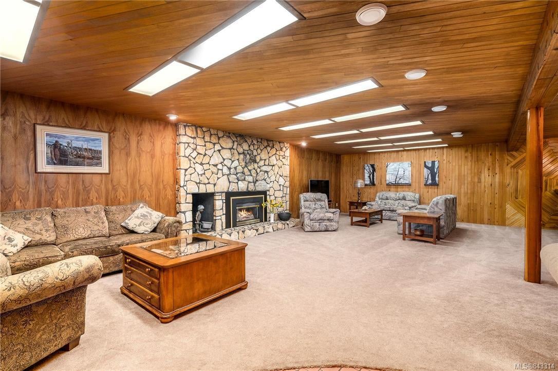 2482 Skedans Rd