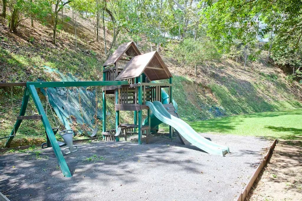 Modern Mountain View Home, Ciudad Colon, San Jose