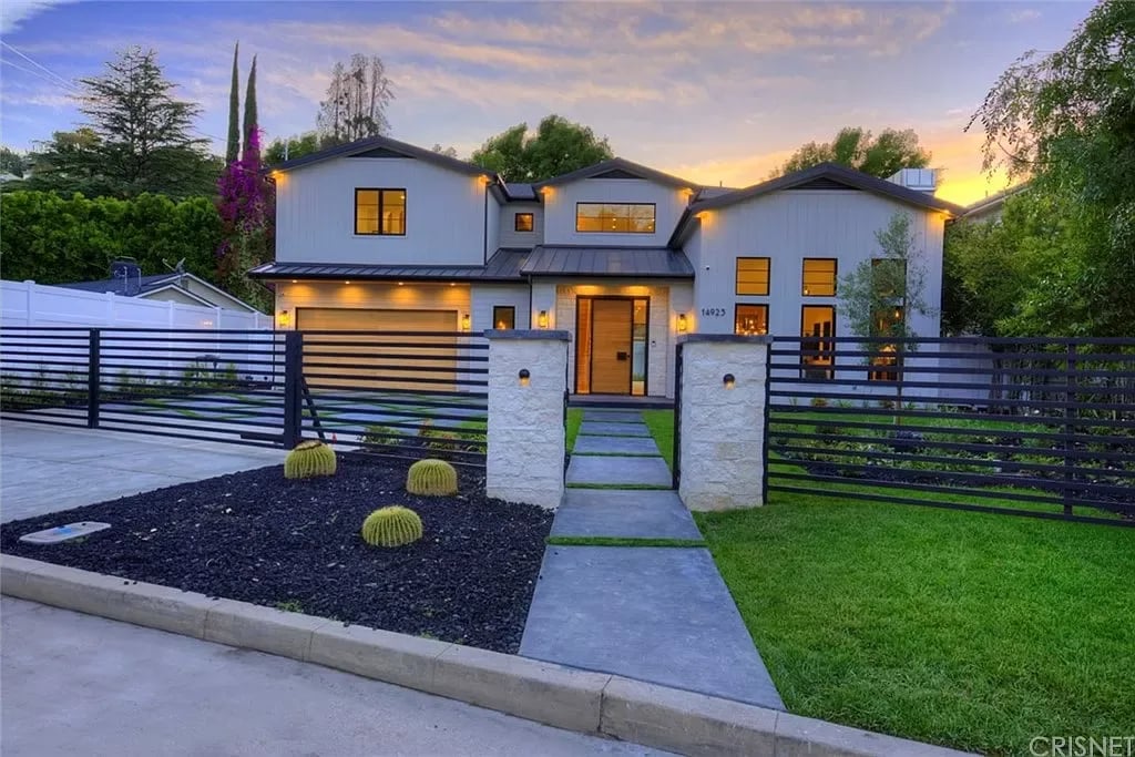 14923 Valley Vista Blvd