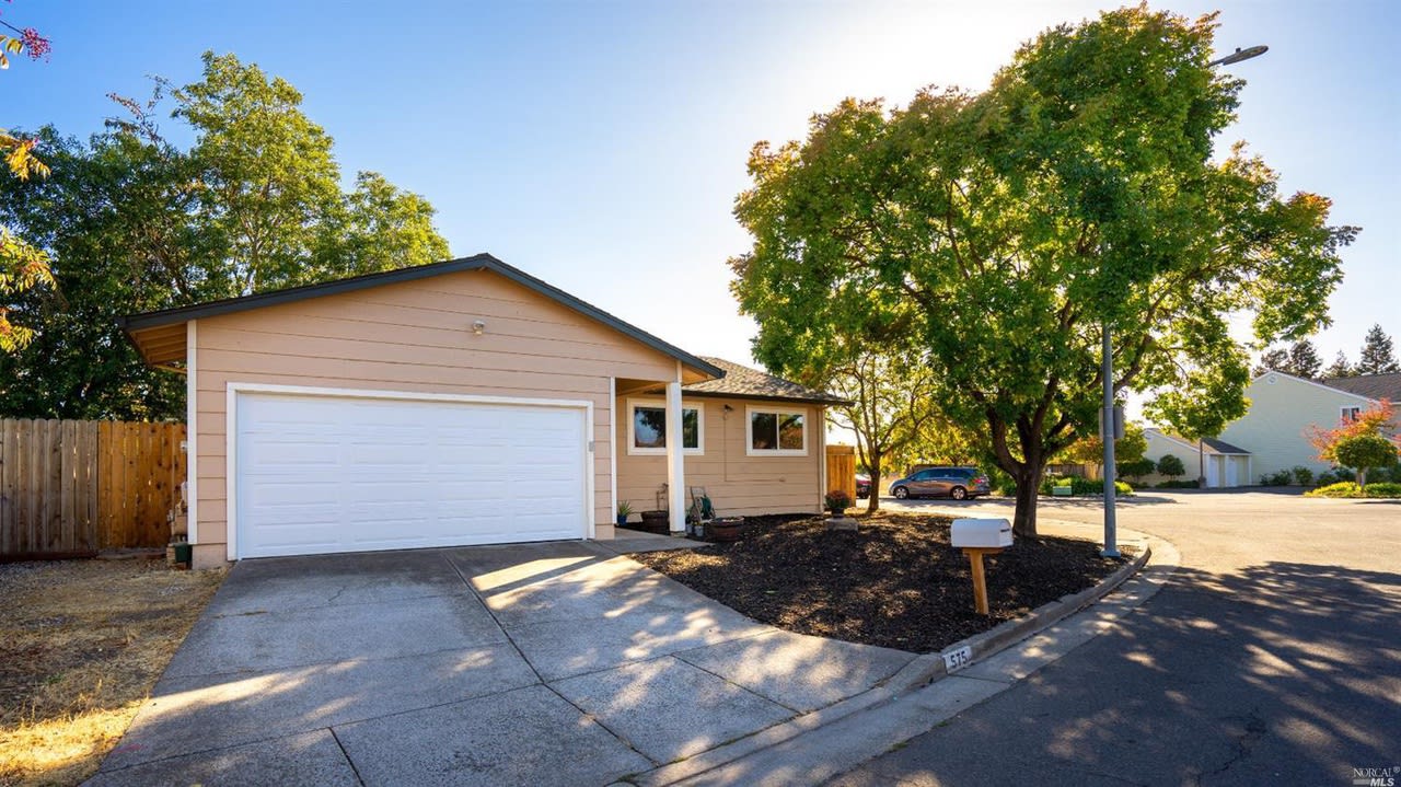 575 Courtyard Cir