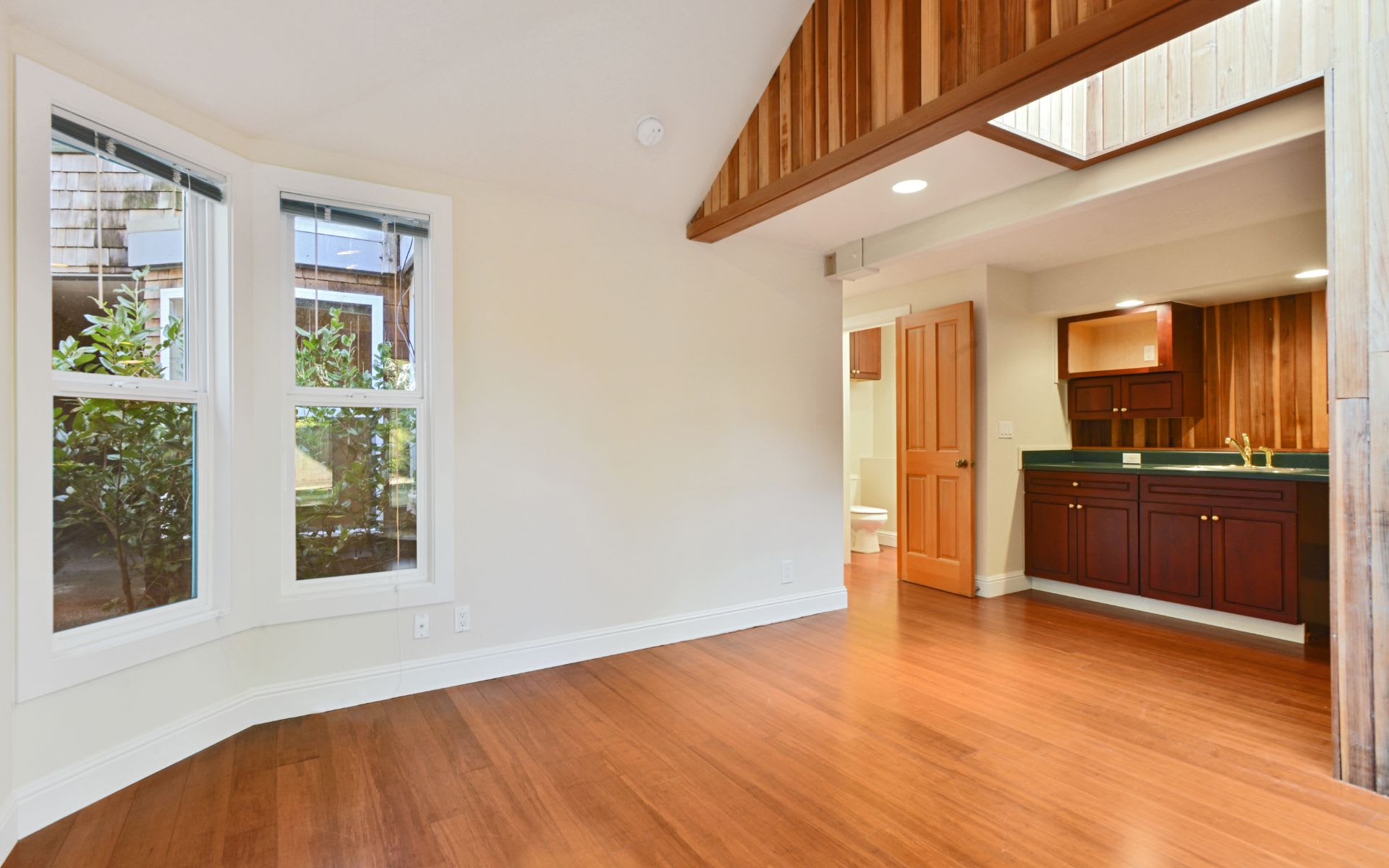 70-72 6th Ave