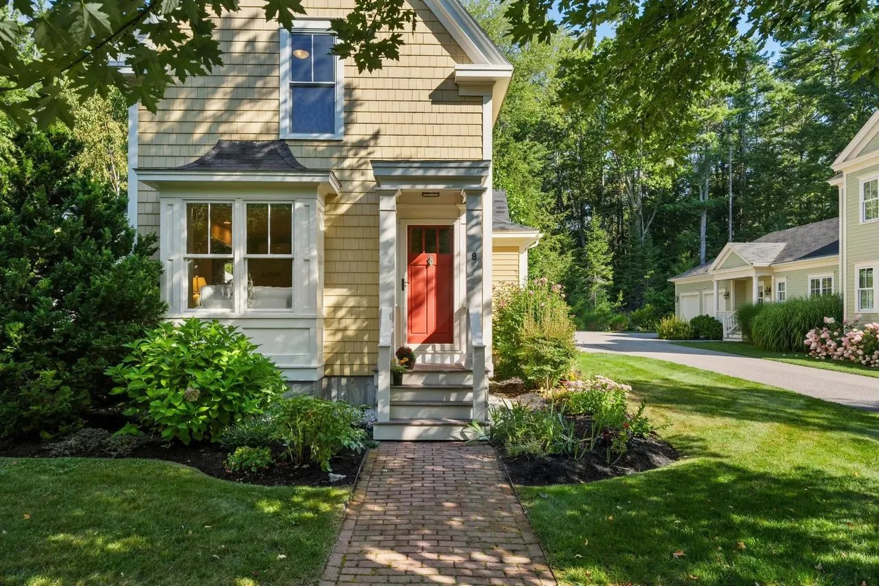 New Listing: 8 Ballantyne Drive, Scarborough, ME 04074 – $725,000