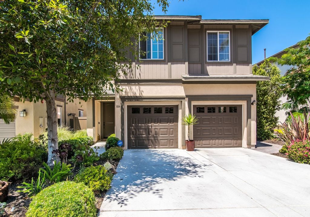 654 Quentin Ct