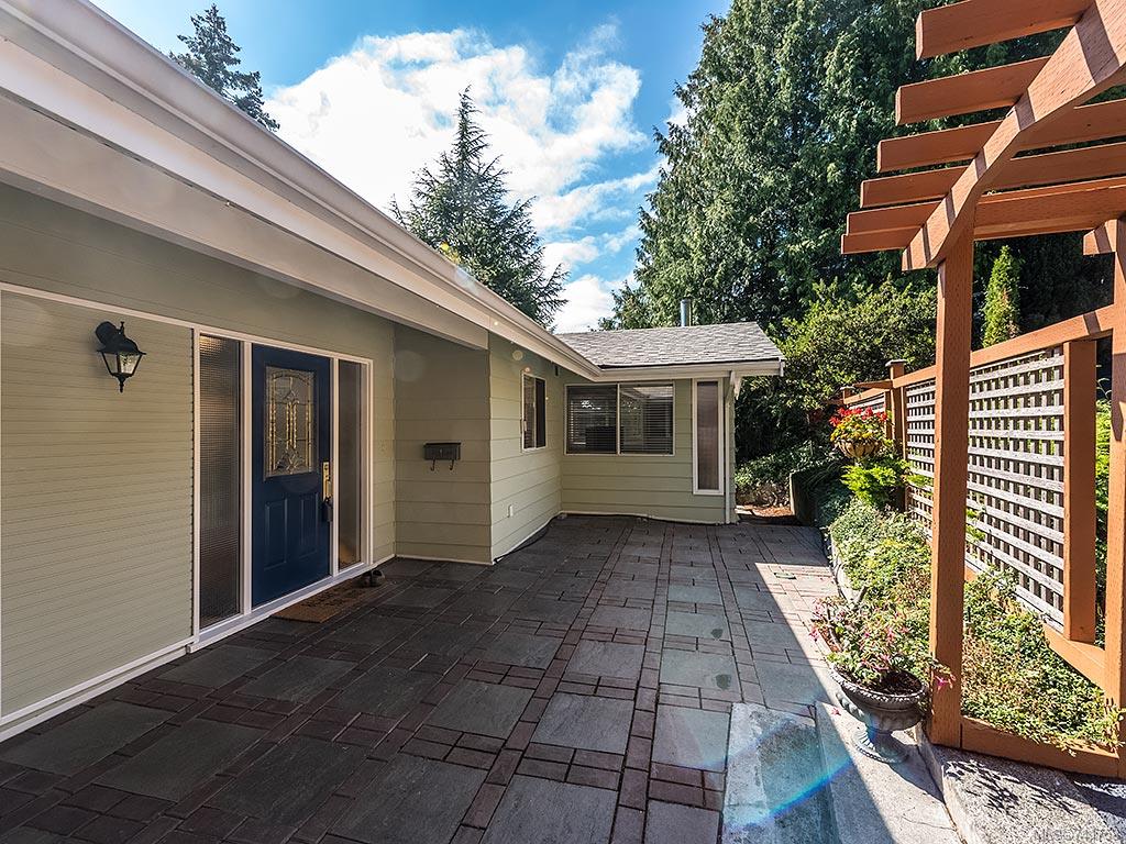 941 Kentwood Terr, Saanich