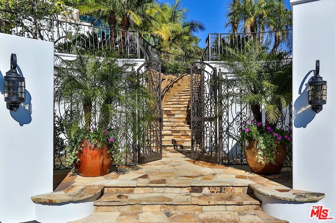Opulent Cascade