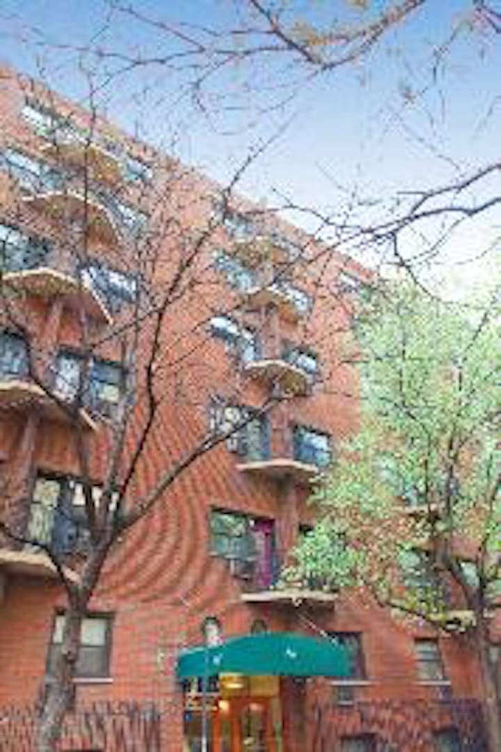 211 Thompson St, PHG