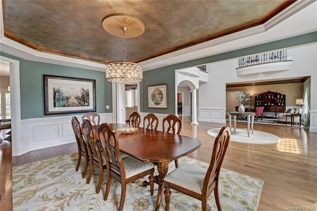 816 Wandering Way Dr