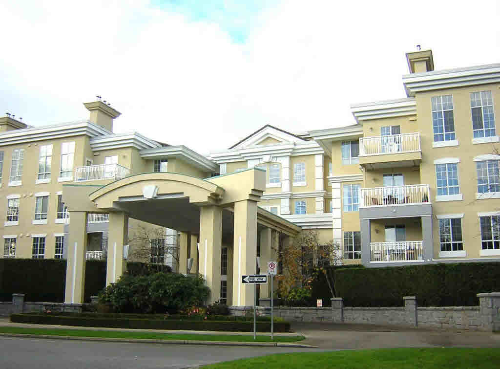 207-5835 Hampton Pl