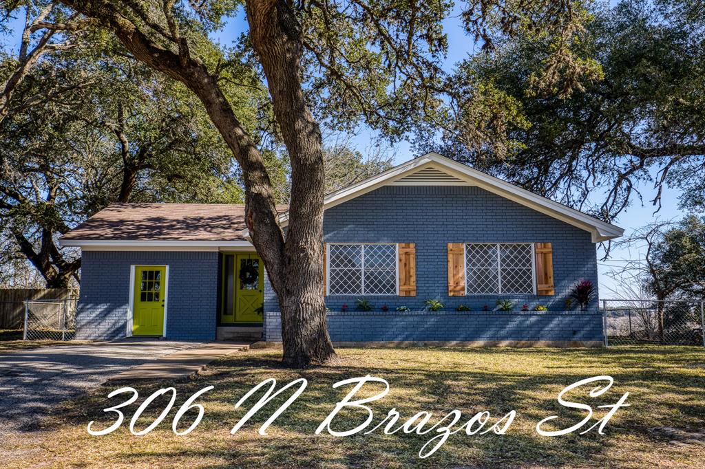 306 N Brazos St